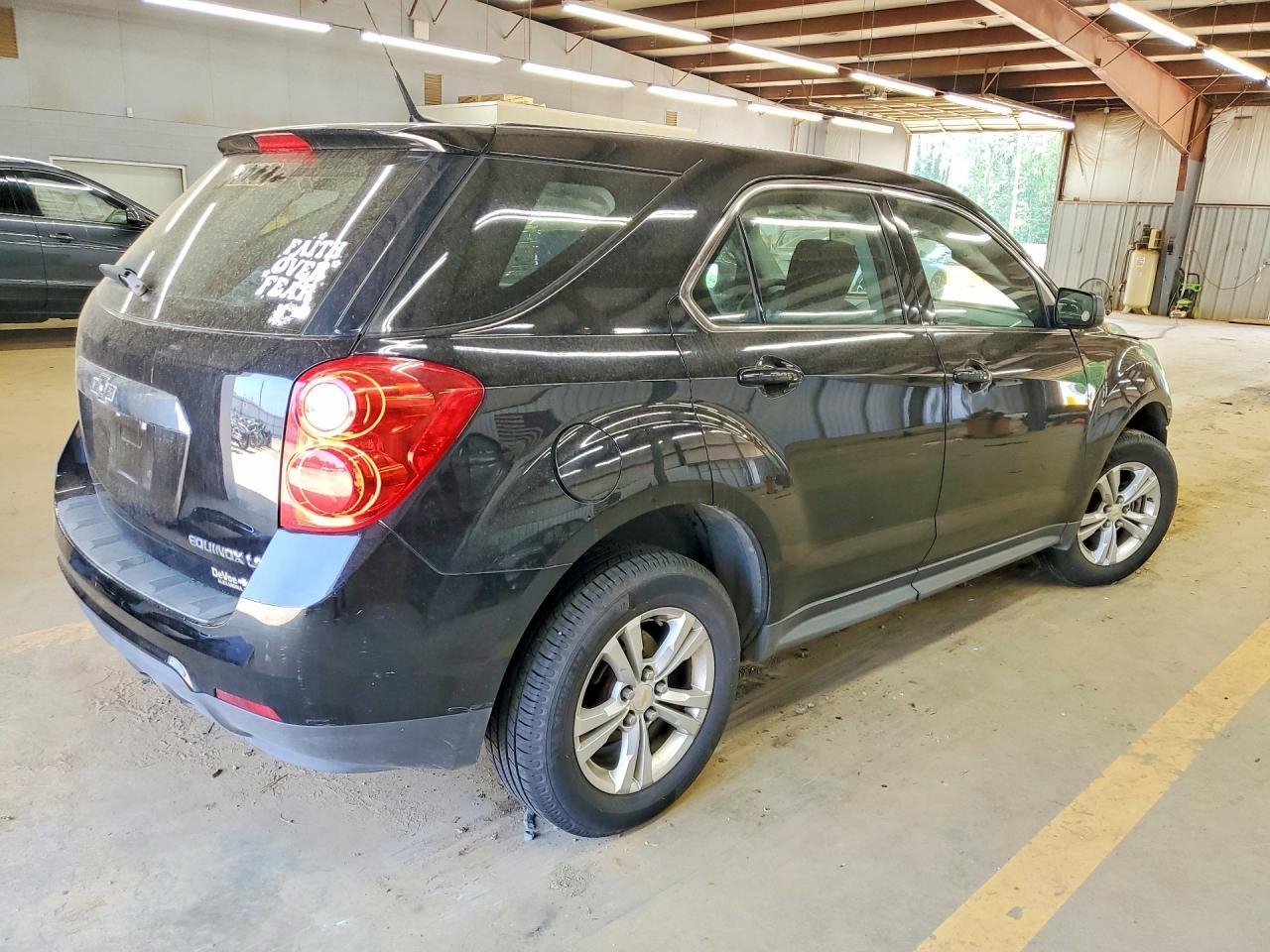 2010 Chevrolet Equinox Ls - Image 3