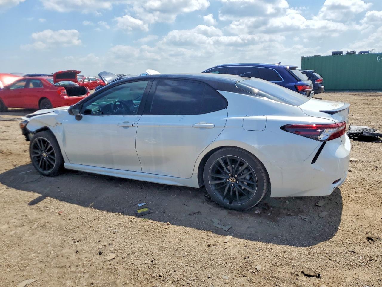 2021 Toyota Camry Xse - Фото 2