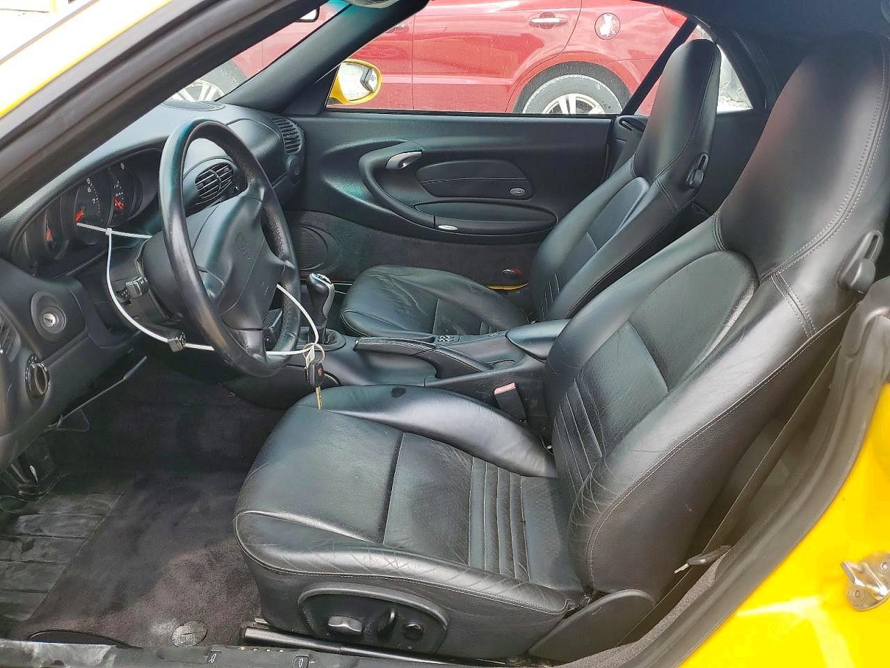 2001 Porsche 911 Carrera 2 - Image 7