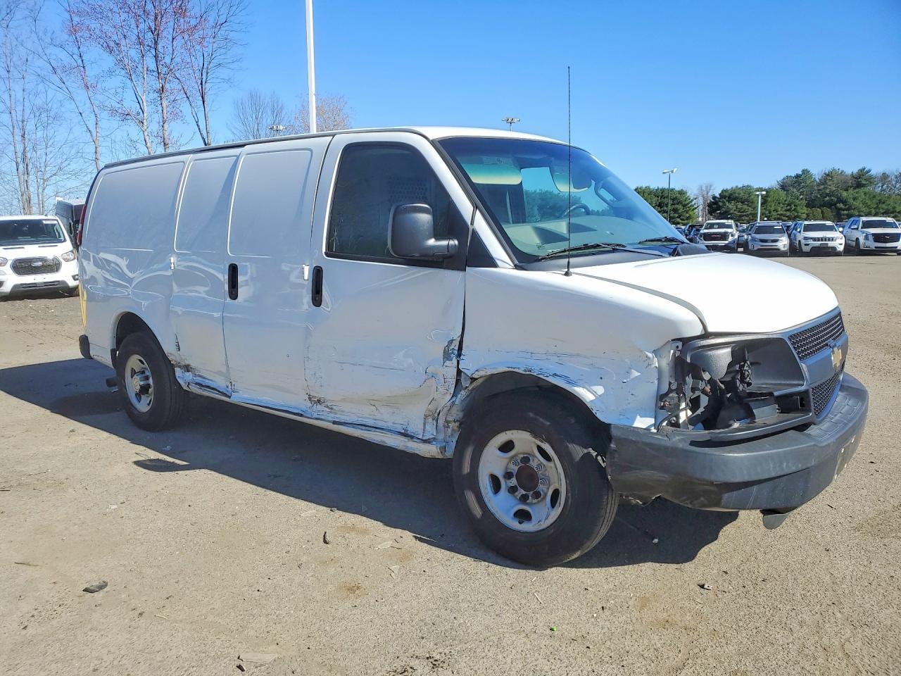 2016 Chevrolet Express G2500 - Image 4