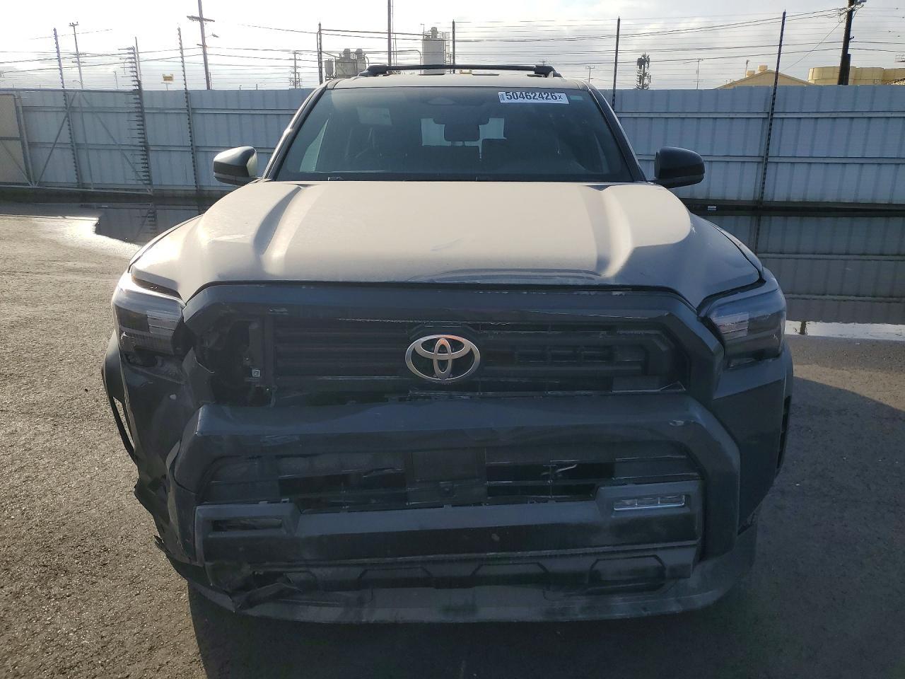 2025 Toyota 4Runner Sr5 - Image 5