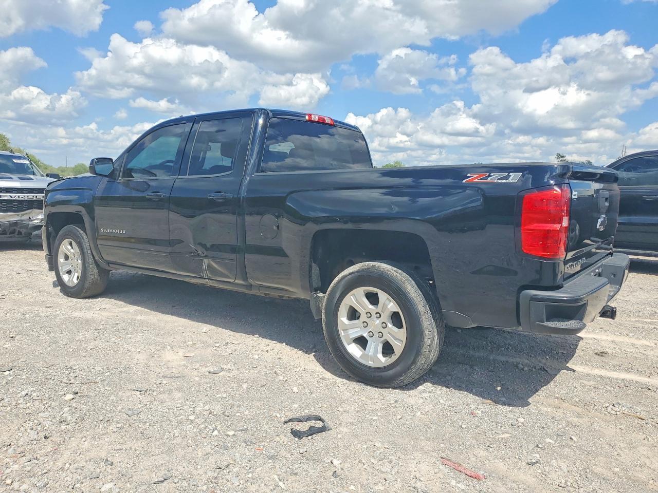 2017 Chevrolet Silverado K1500 Lt - Image 2