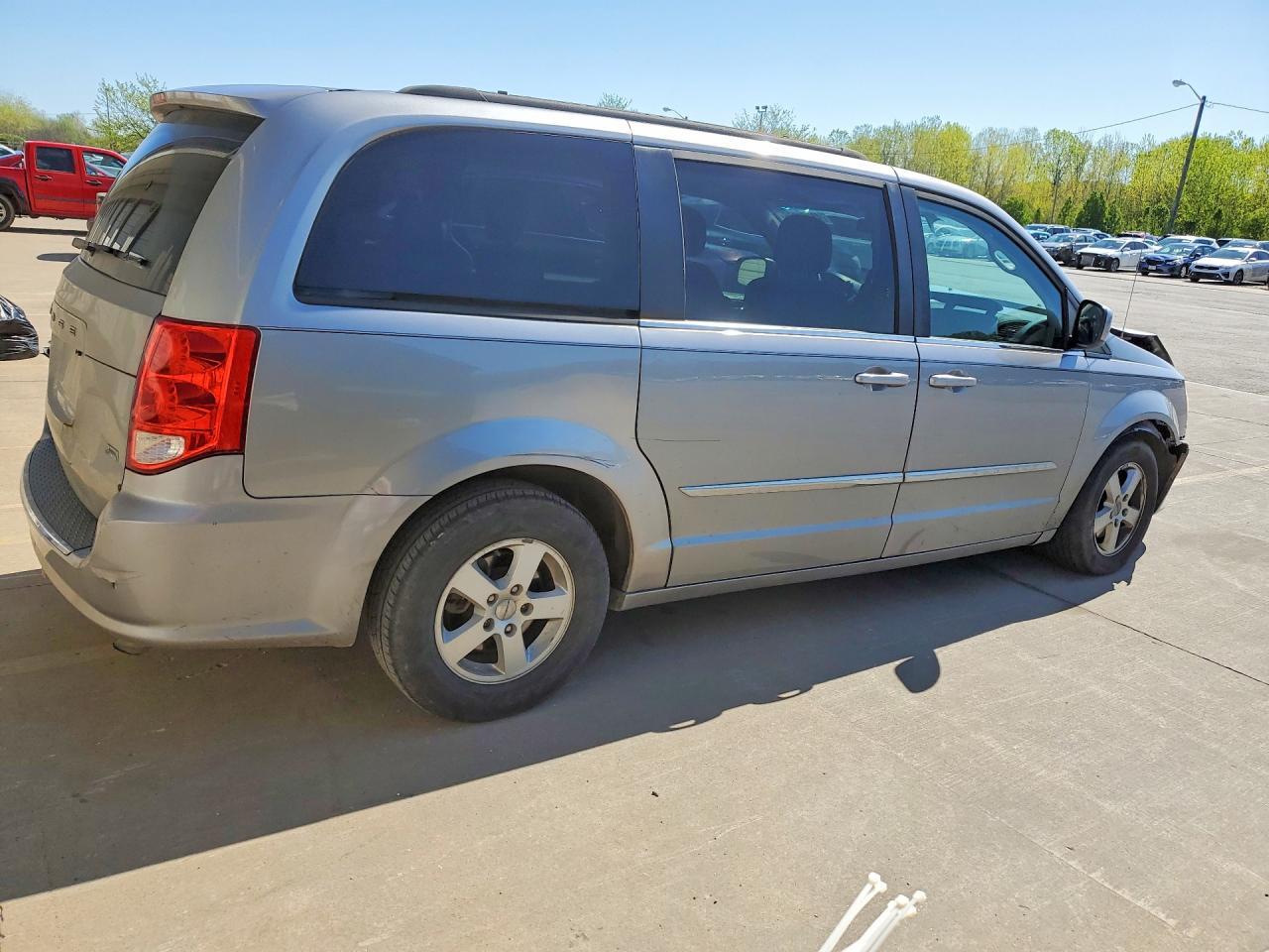 2013 Dodge Grand Caravan Sxt - Фото 3