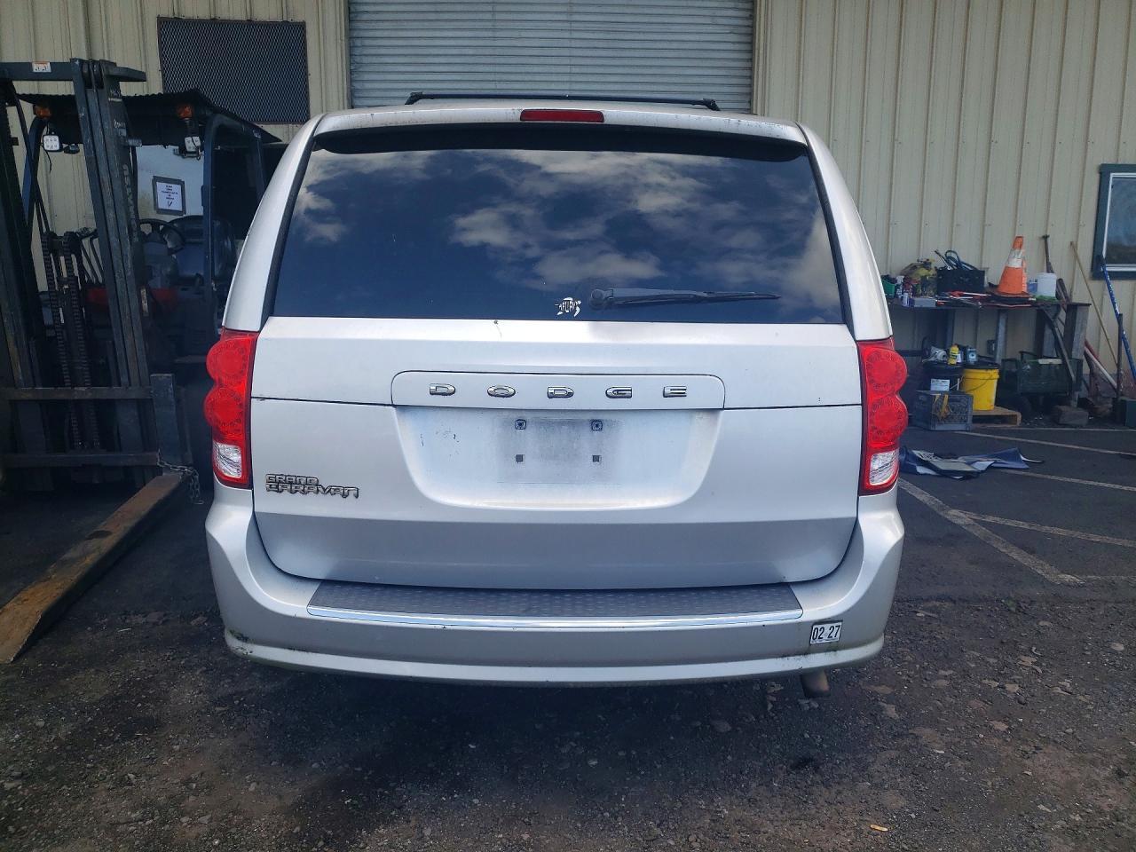 2011 Dodge Grand Caravan Express - Image 6