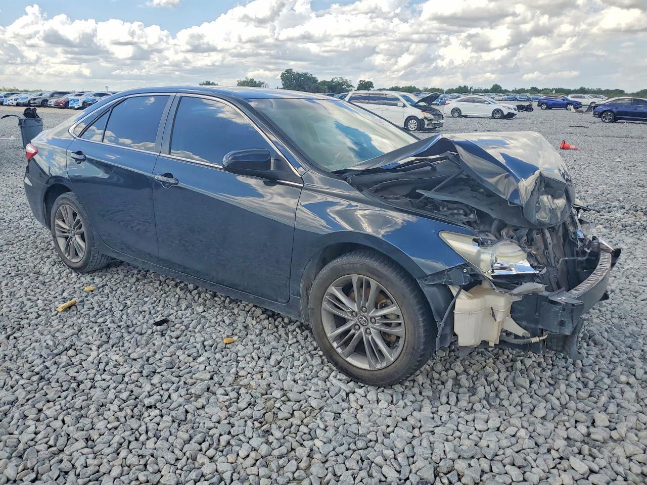 2017 Toyota Camry Se - Фото 4