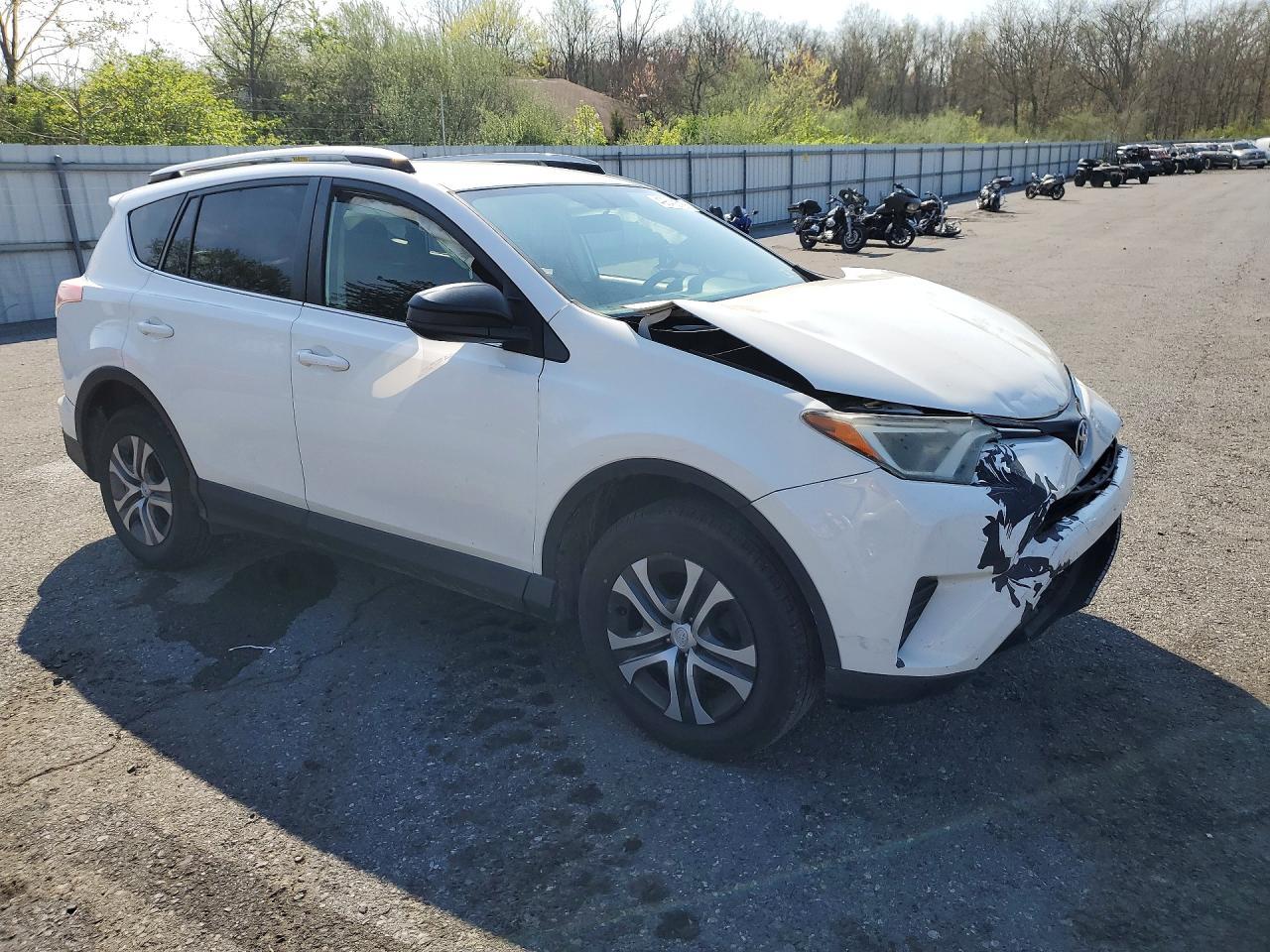 2016 Toyota Rav4 Le - Image 4