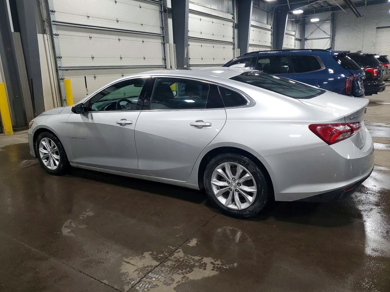 2021 Chevrolet Malibu Lt - Фото 2
