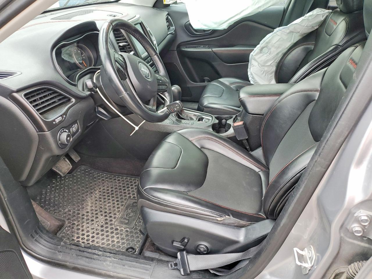 2019 Jeep Cherokee Trailhawk - Image 7