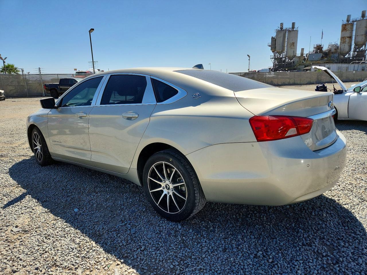 2014 Chevrolet Impala Lt - Image 2