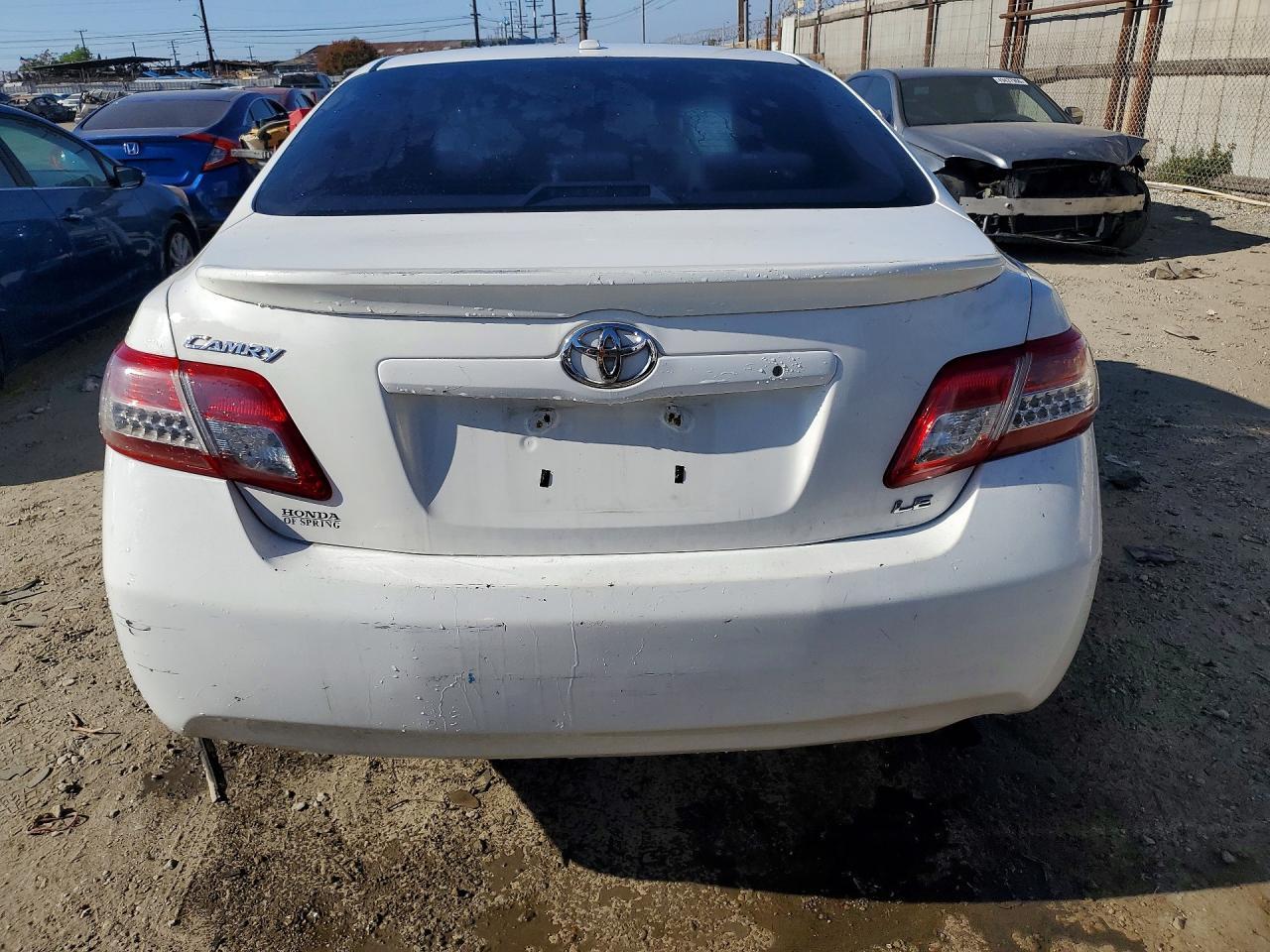 2011 Toyota Camry Le - Image 6