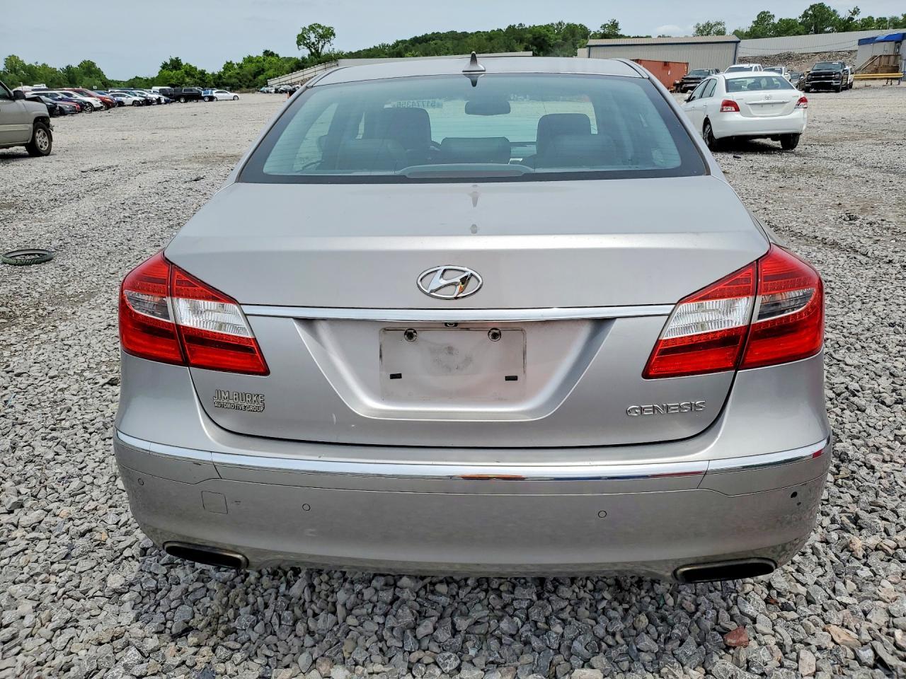 2013 Hyundai Genesis 3.8L - Image 6