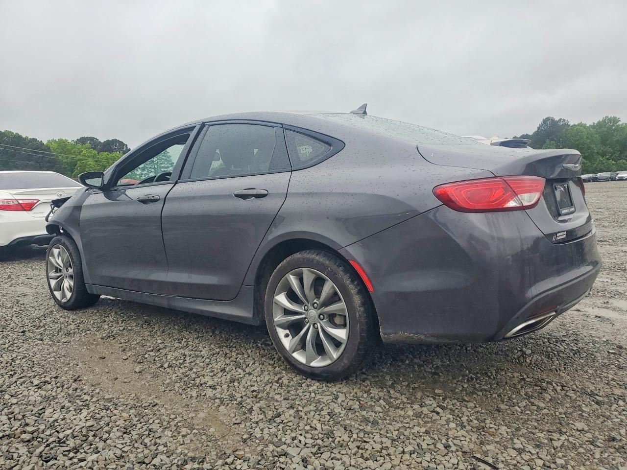 2016 Chrysler 200 S - Фото 2