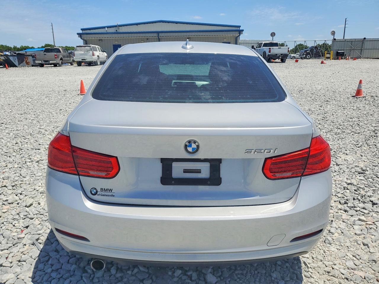 2018 BMW 320 I - Image 6