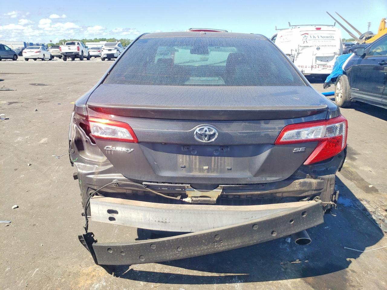 2014 Toyota Camry Se - Image 6