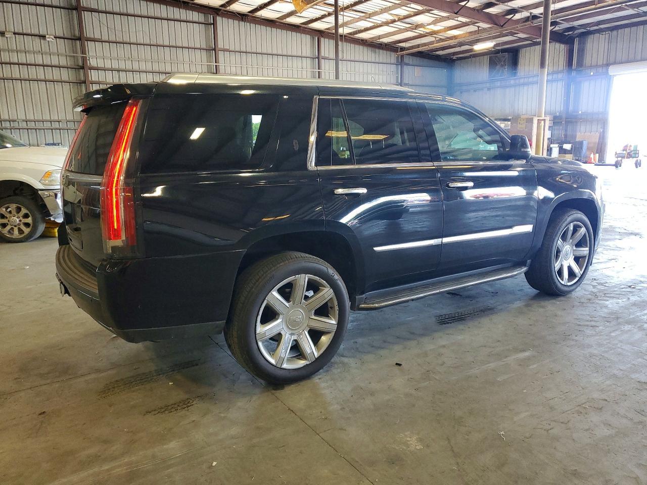 2018 Cadillac Escalade Luxury - Фото 3