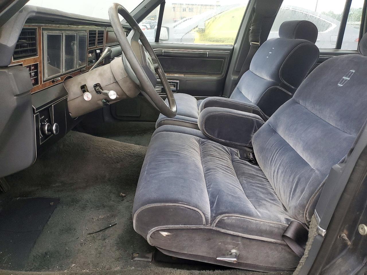 1985 Lincoln Town Car - Image 7