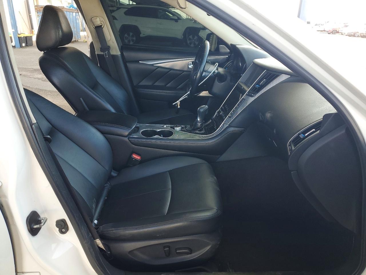 2017 Infiniti Q50 3.0T Premium - Image 7