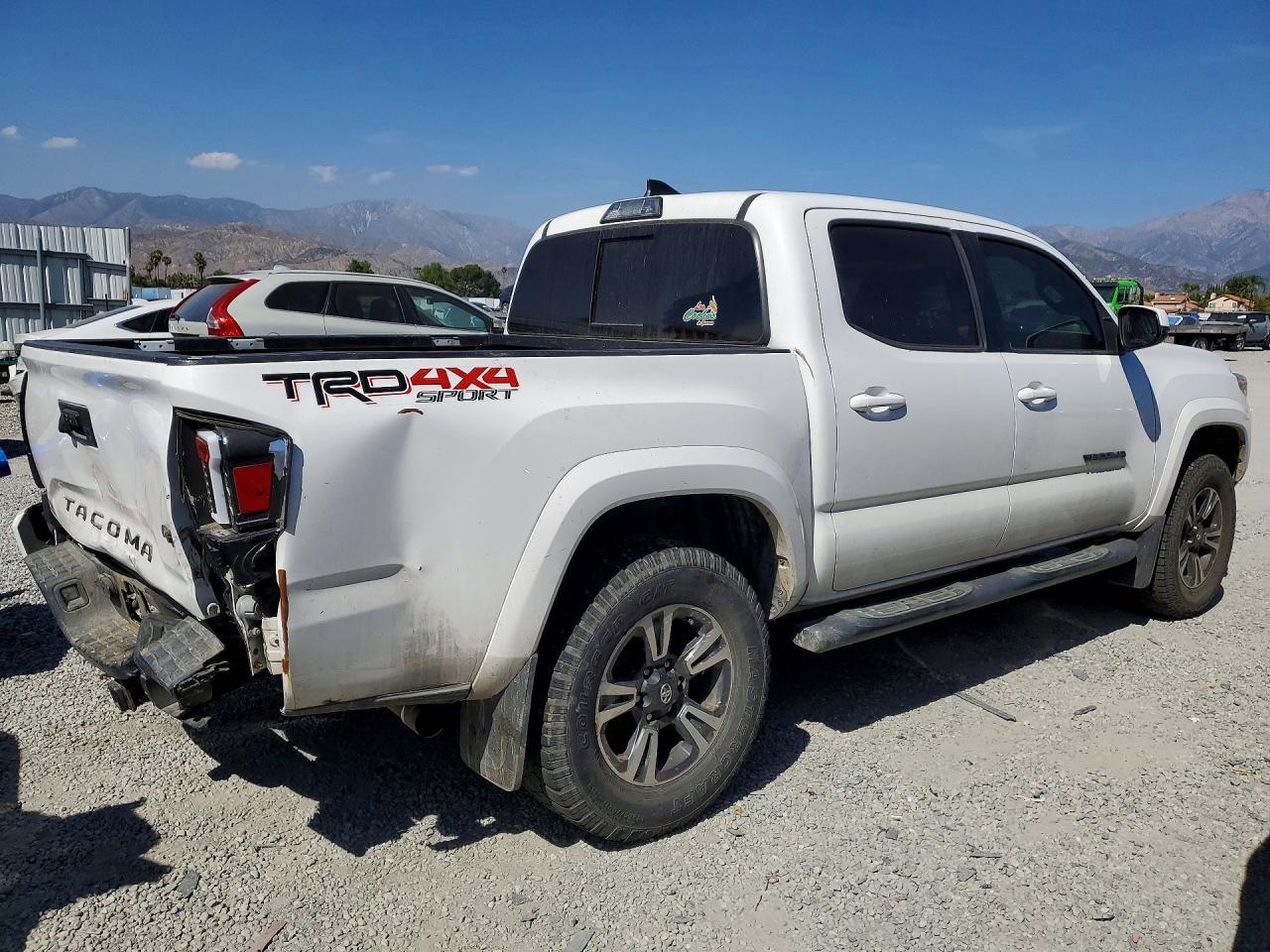 2018 Toyota Tacoma Double Cab - Фото 3