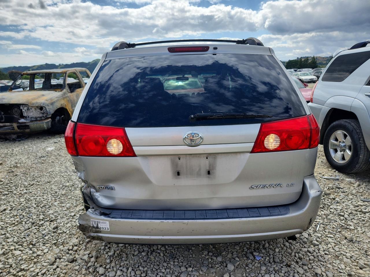 2008 Toyota Sienna Le 7-Passenger - Фото 6