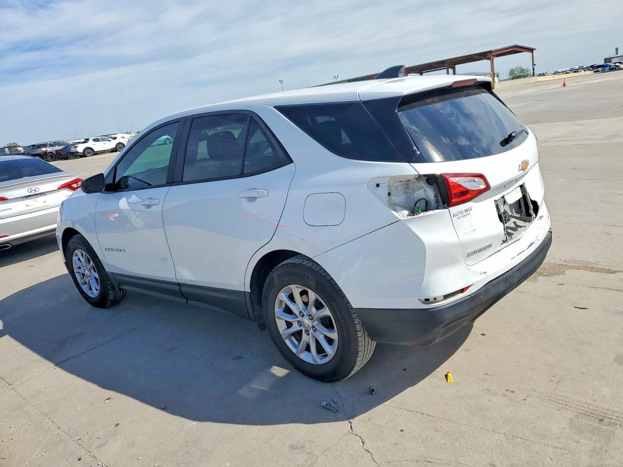 2020 Chevrolet Equinox Ls - Image 2