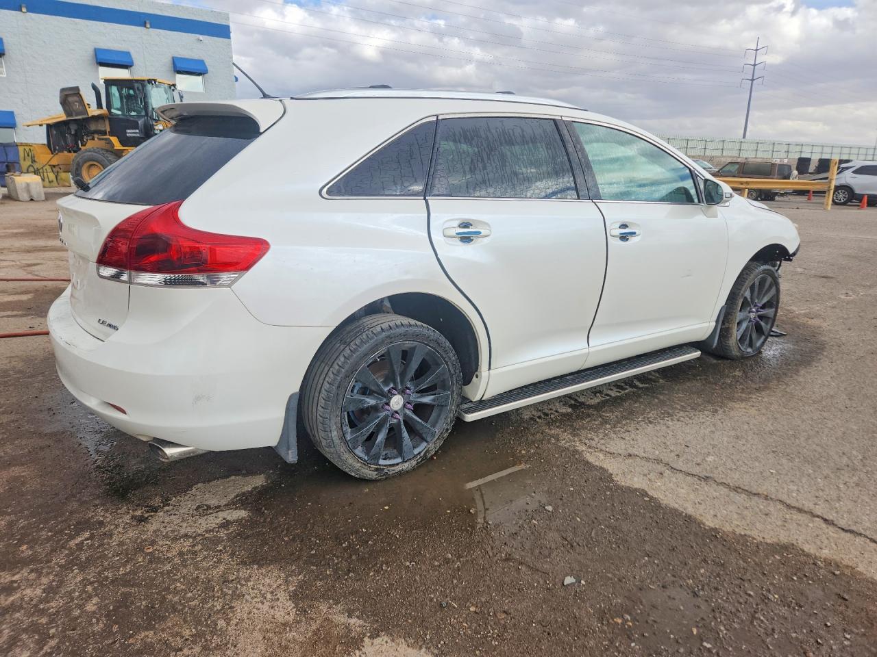 2015 Toyota Venza Le - Image 3