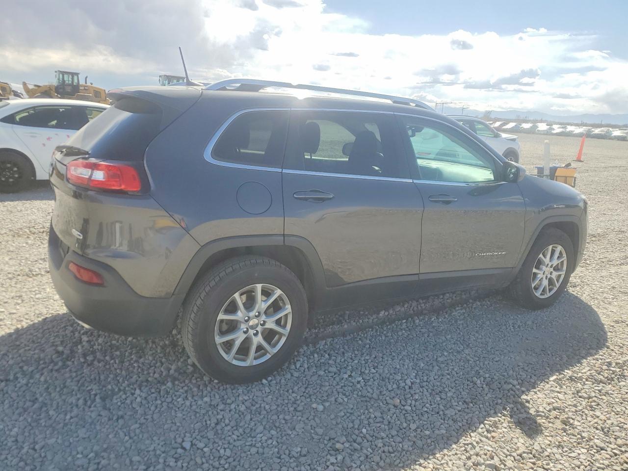 2016 Jeep Cherokee Latitude - Фото 3