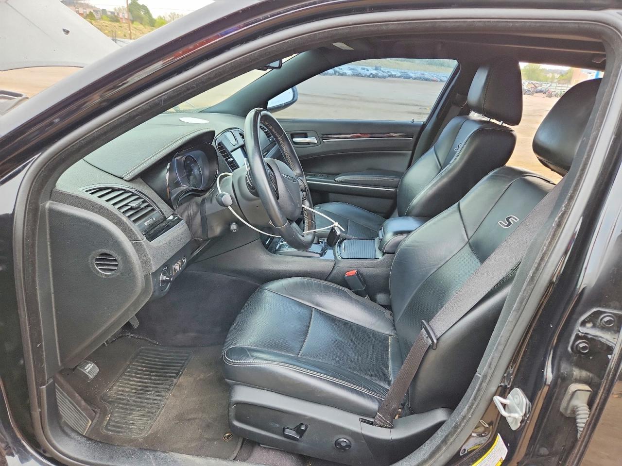 2018 Chrysler 300 S - Image 7