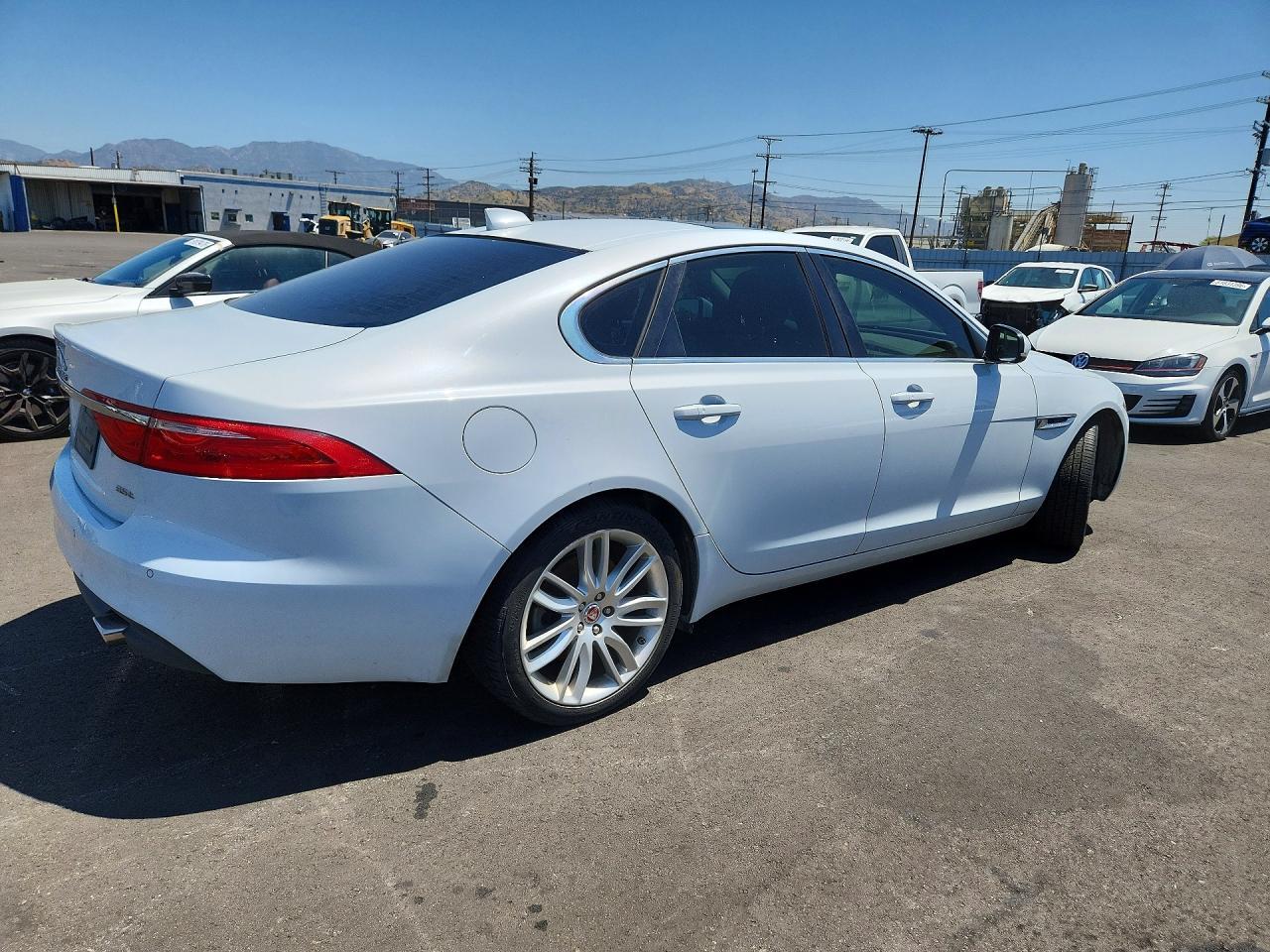 2017 Jaguar Xf Prestige - Image 3