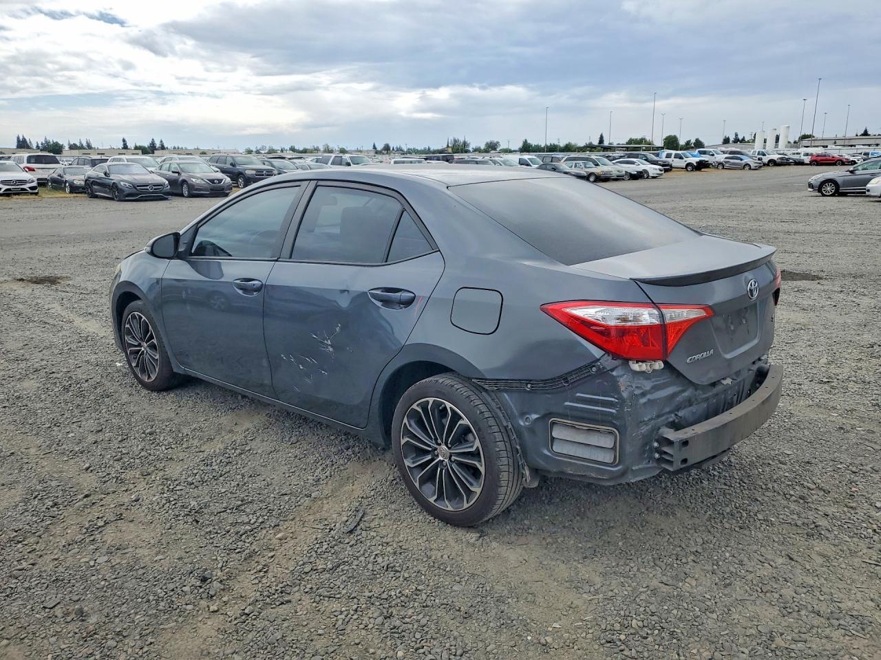 2015 Toyota Corolla L - Фото 2