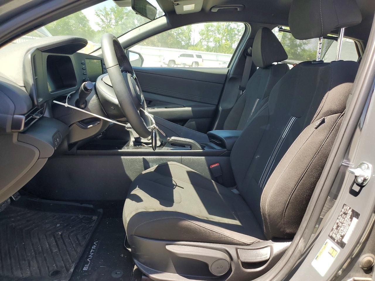 2025 Hyundai Elantra Sel Sport - Фото 7