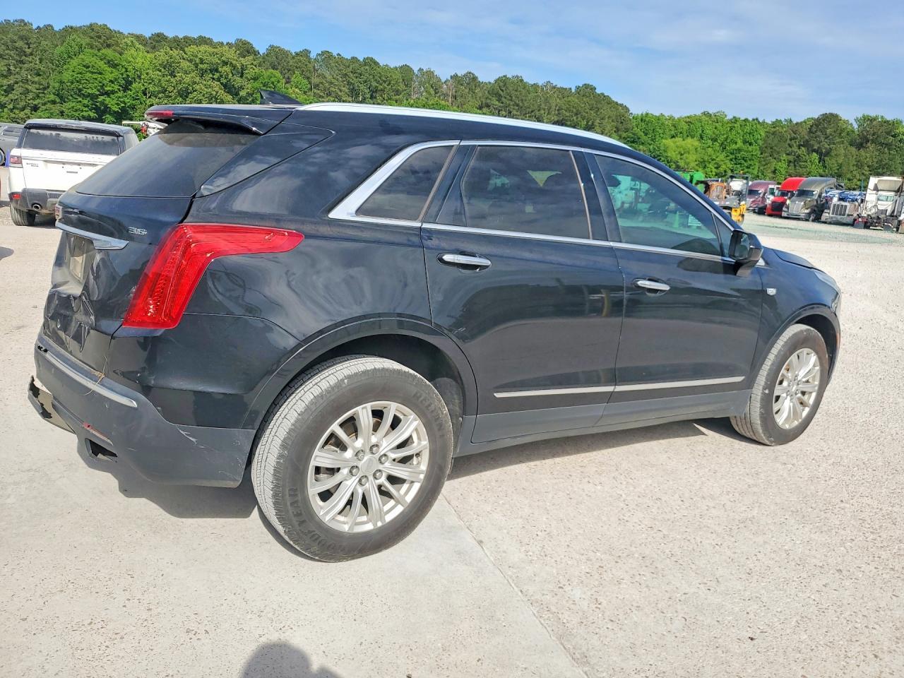 2018 Cadillac Xt5 Platinum - Image 3