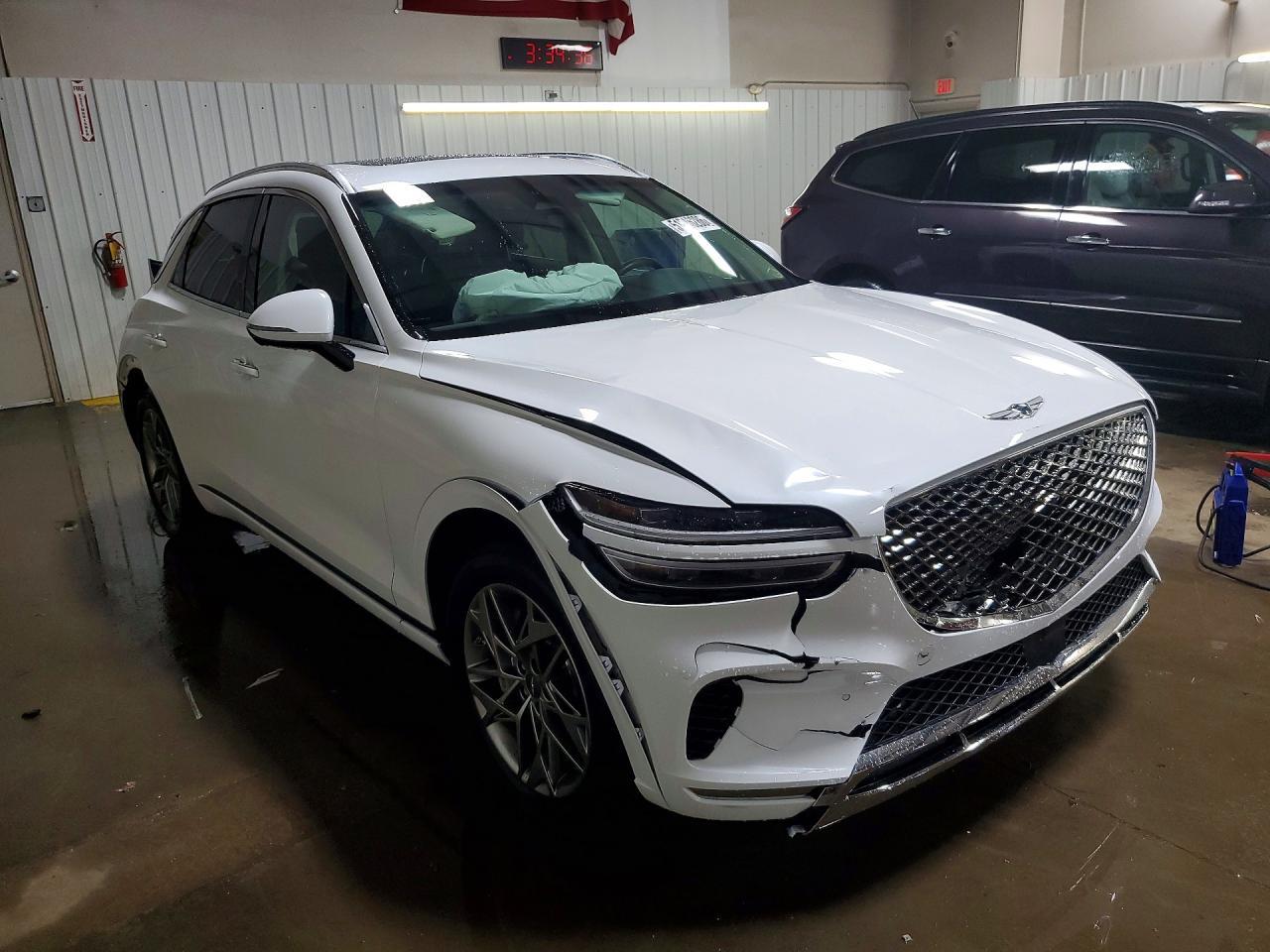 2025 Genesis Gv70 2.5T Standard - Image 4