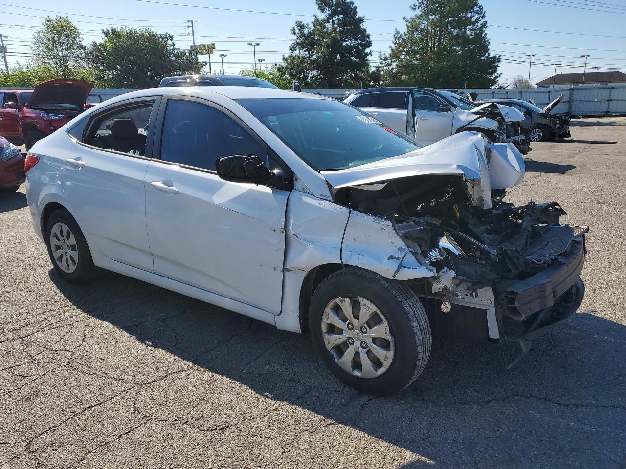 2017 Hyundai Accent Se - Фото 4