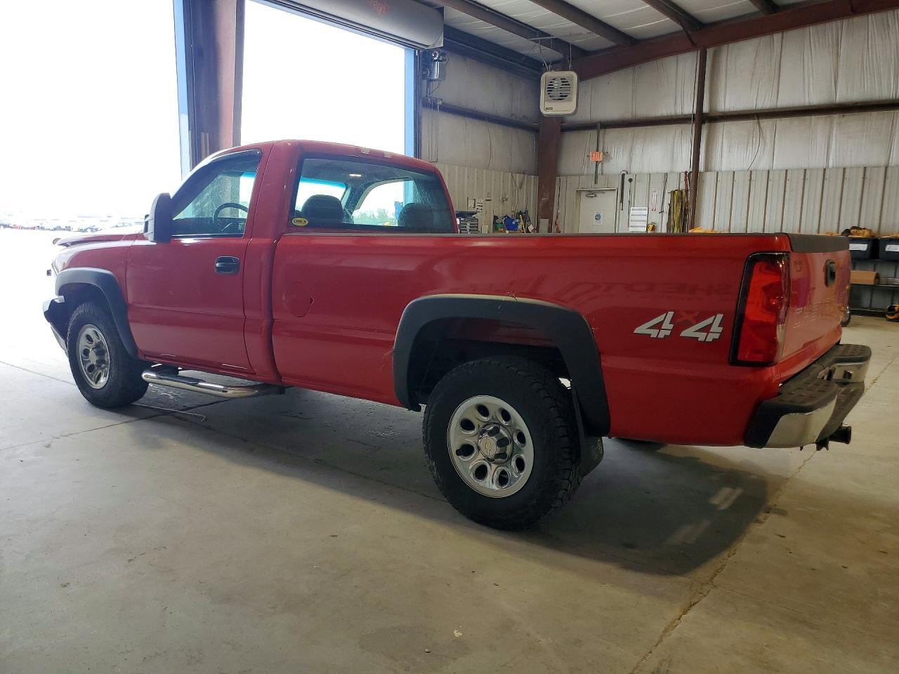 2007 Chevrolet Silverado K1500 Classic - Image 2