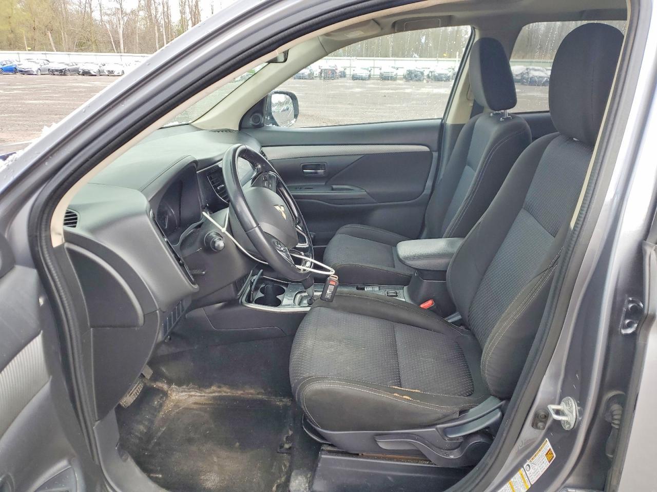2017 Mitsubishi Outlander Se - Фото 7