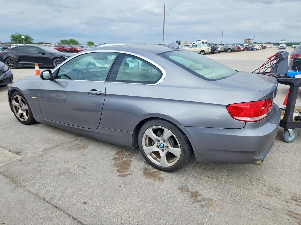 2010 BMW 328 I - Image 2