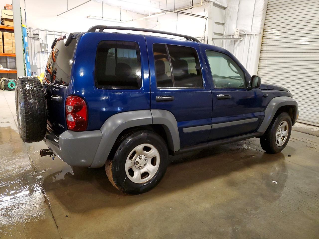 2005 Jeep Liberty Sport - Фото 3