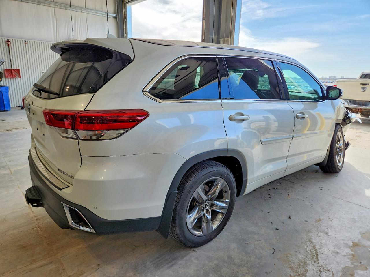 2019 Toyota Highlander Limited - Фото 3