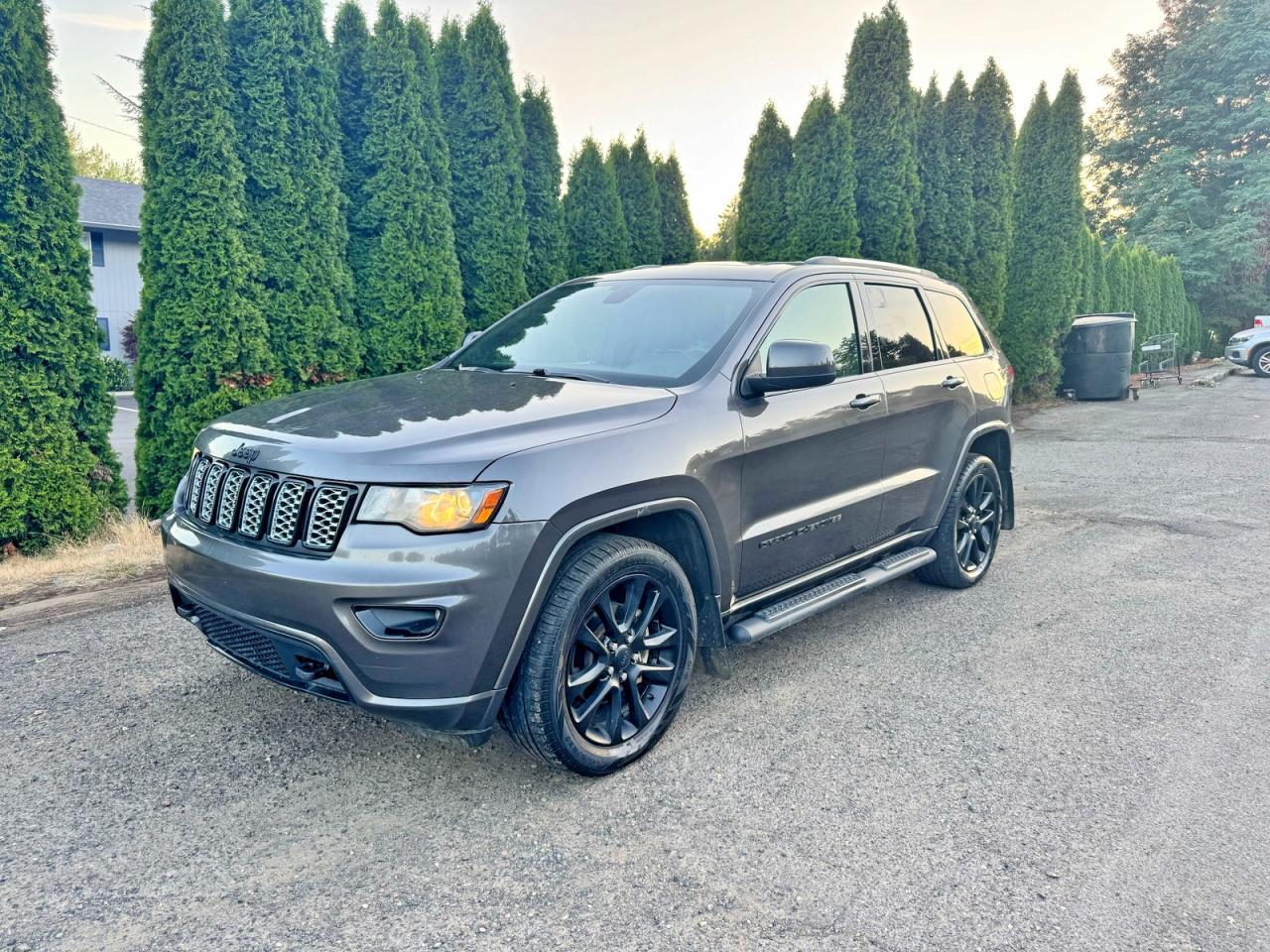 2020 Jeep Grand Cherokee Laredo - Фото 2