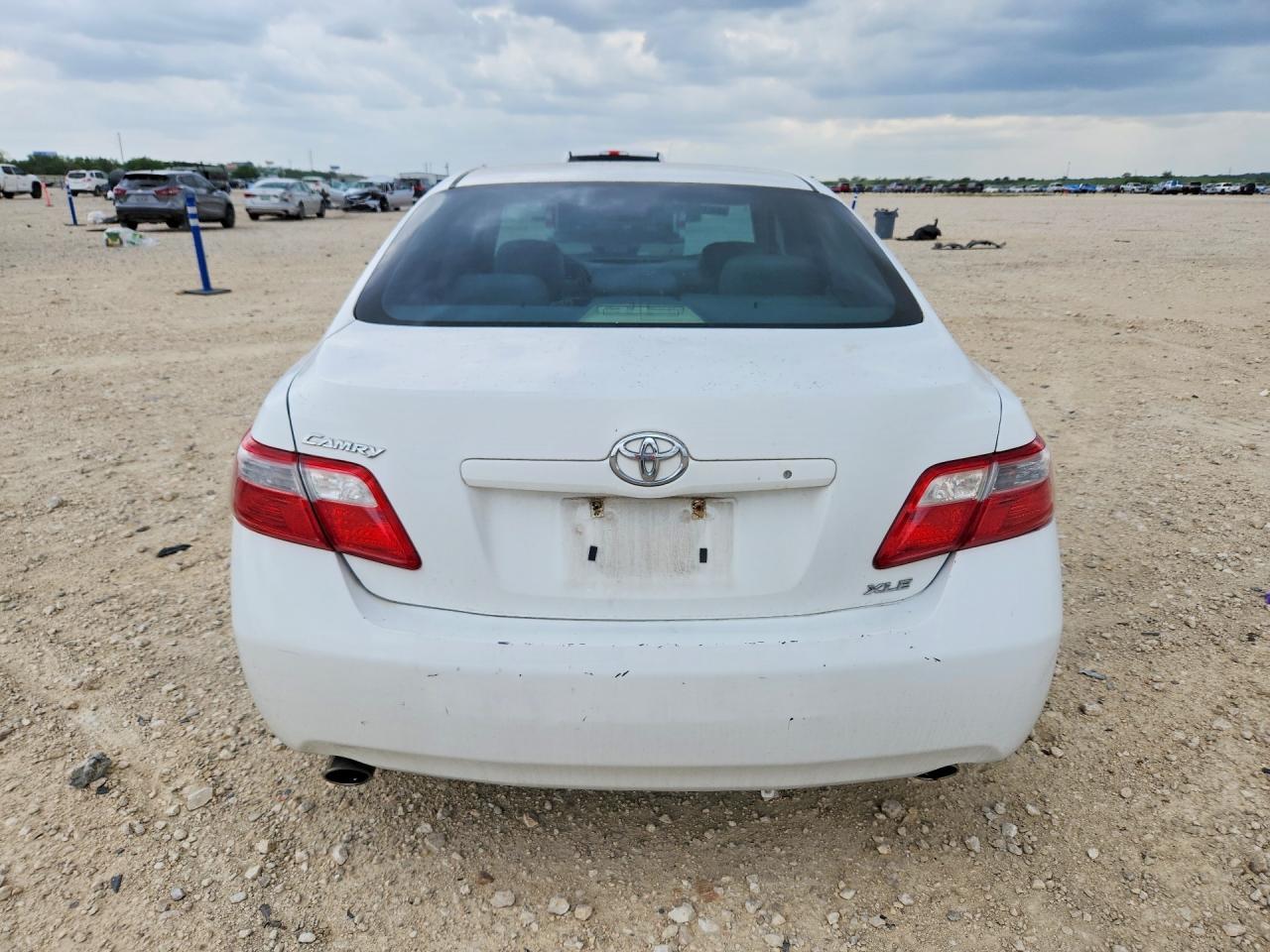 2009 Toyota Camry - Image 6