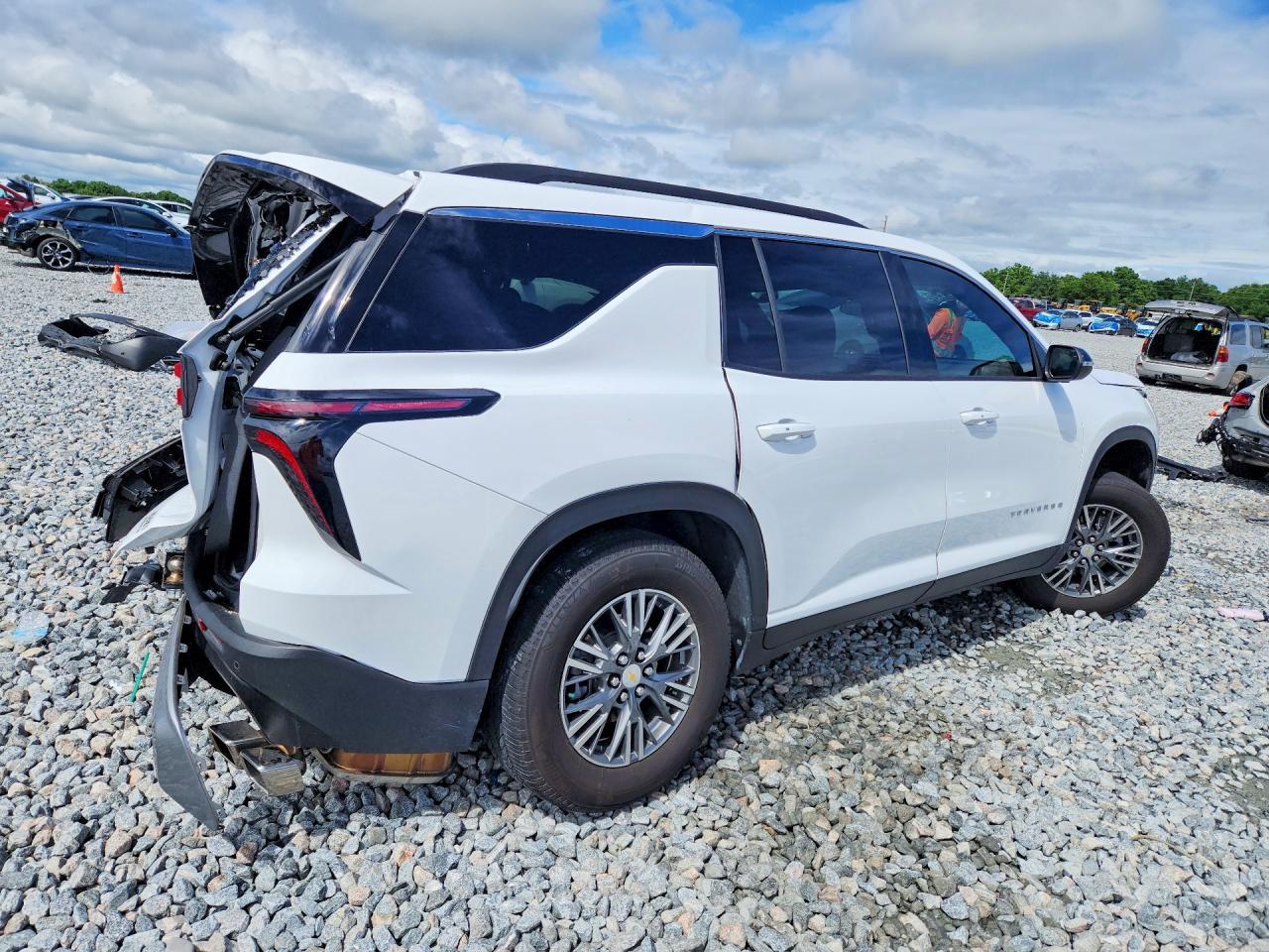 2025 Chevrolet Traverse Lt - Фото 3