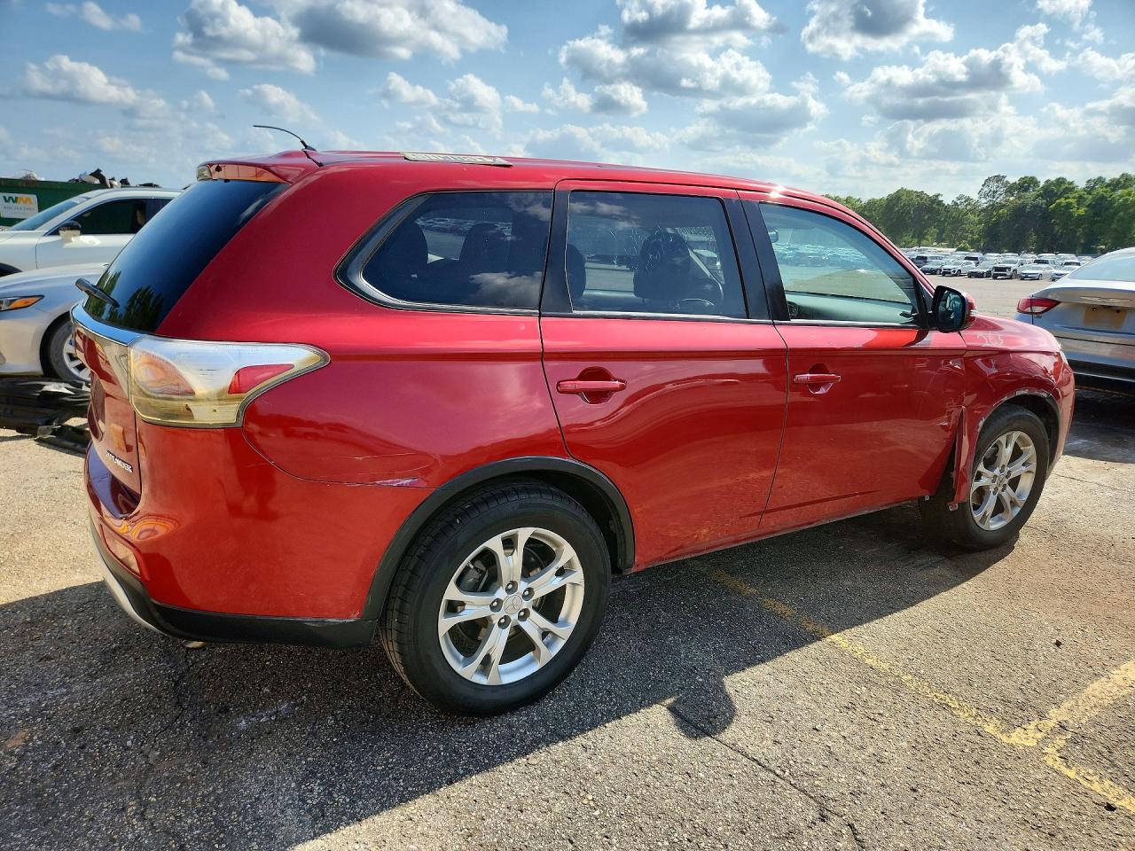 2015 Mitsubishi Outlander Se - Image 3