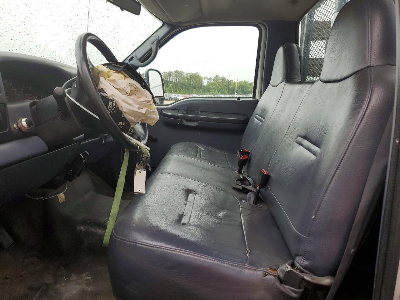 2000 Ford F450 - Image 7