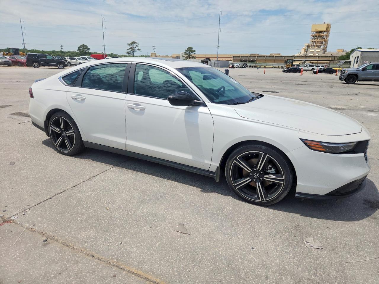 2024 Honda Accord Hybrid Sport - Image 4