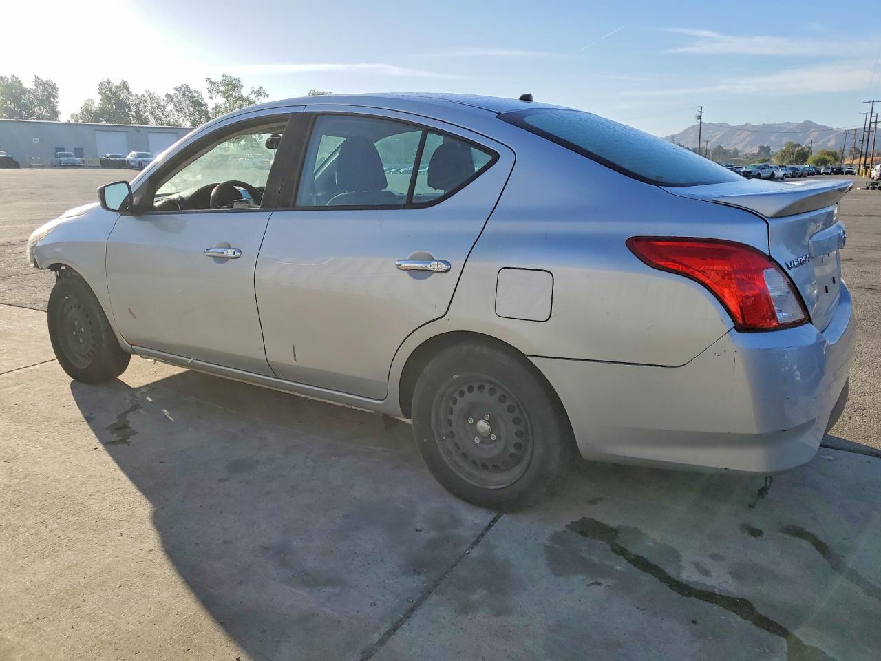 2017 Nissan Versa 1.6 Sv - Фото 2