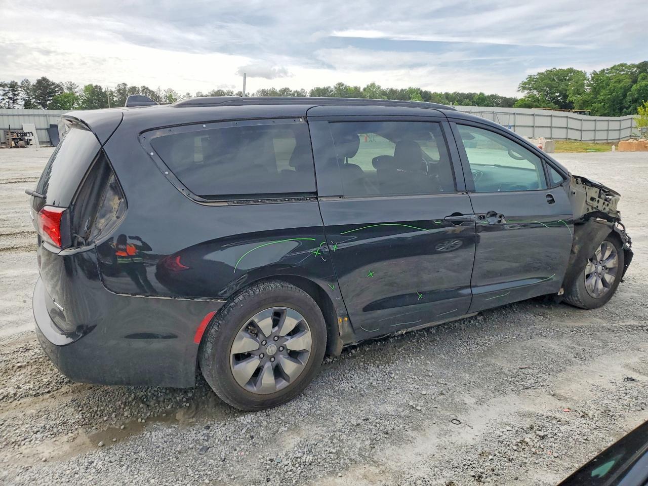 2018 Chrysler Pacifica Hybrid Limited - Фото 3