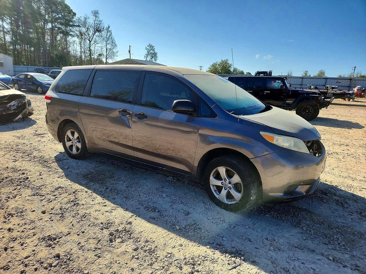 2011 Toyota Sienna Base - Image 4