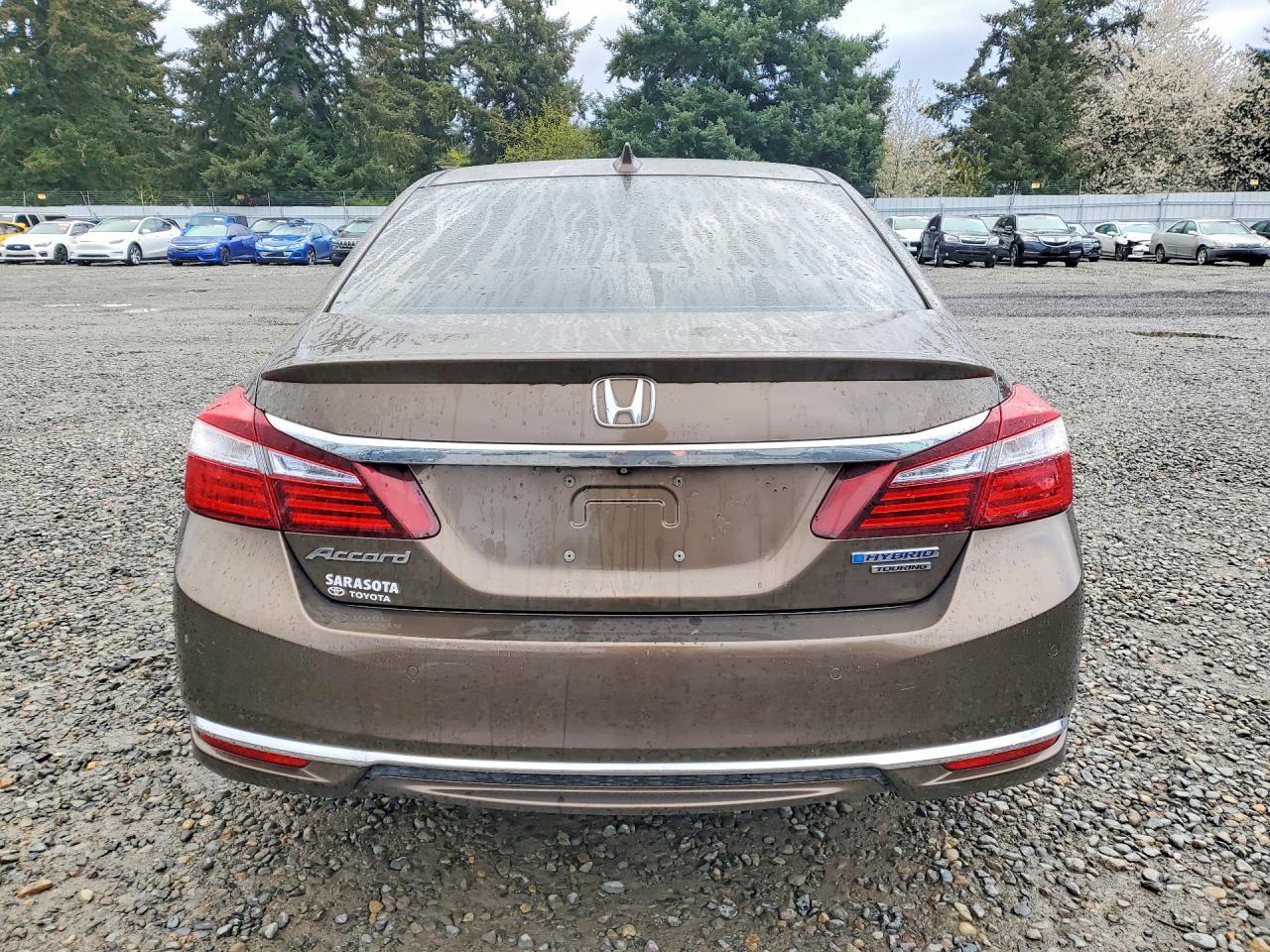 2017 Honda Accord Touring Hybrid - Image 6