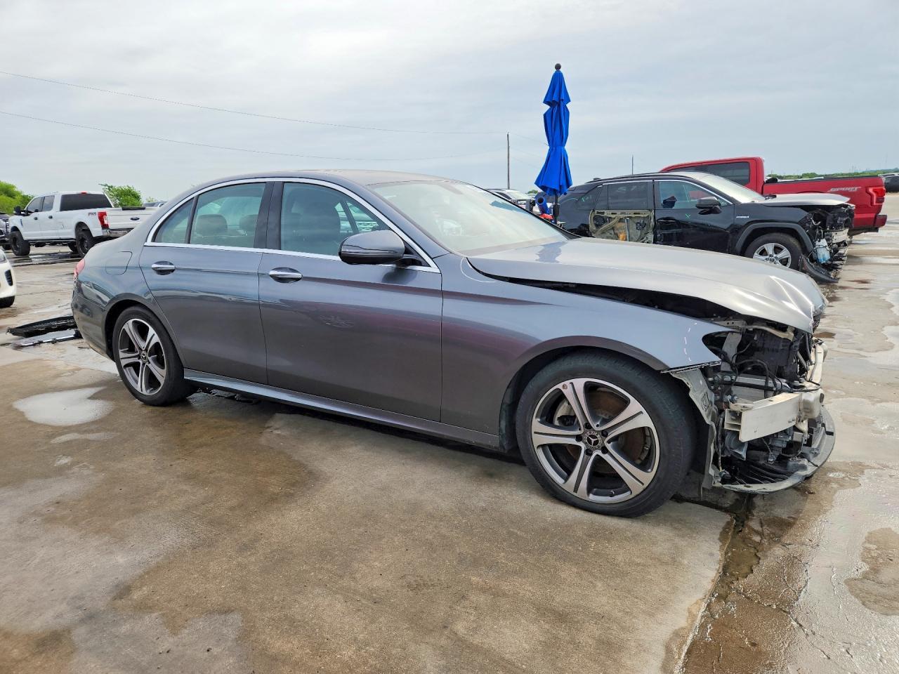 2018 Mercedes-Benz E 300 - Фото 4