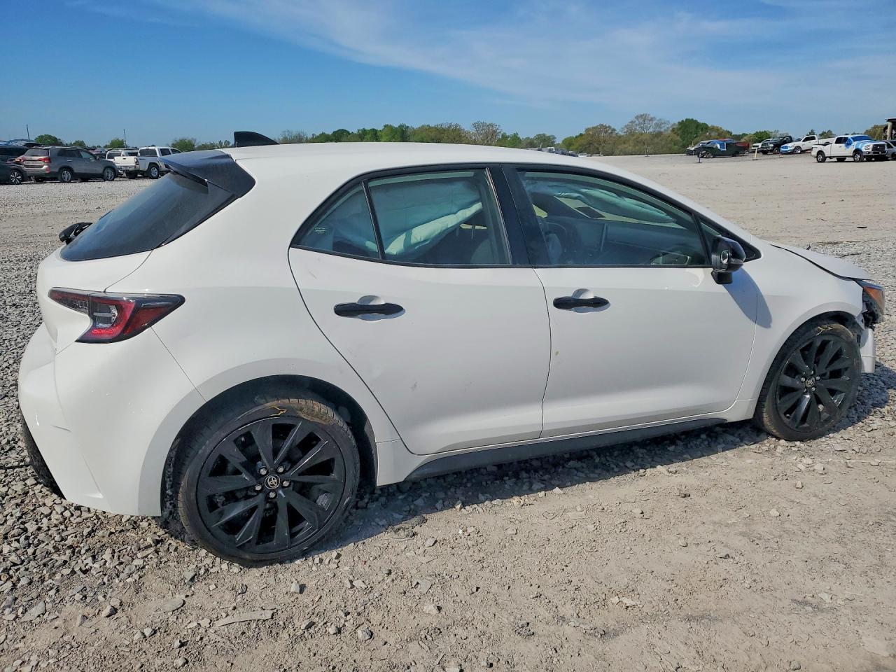 2021 Toyota Corolla Hatchback Se Nightshade Edition - Image 3